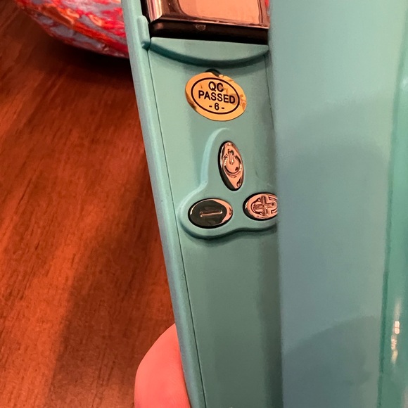 MORCCANOIL TITANIUM FLAT IRON LIKE NEW. TOP OF THE LINE🙌🏼

WANT IT? Make offer - Picture 4 of 7